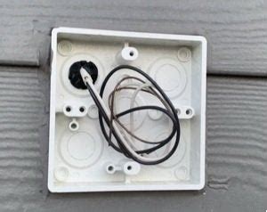 [Floodlight] Help mounting floodlight on square 